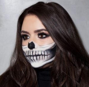 20 Unique Black Halloween Makeup Ideas - EAL Care