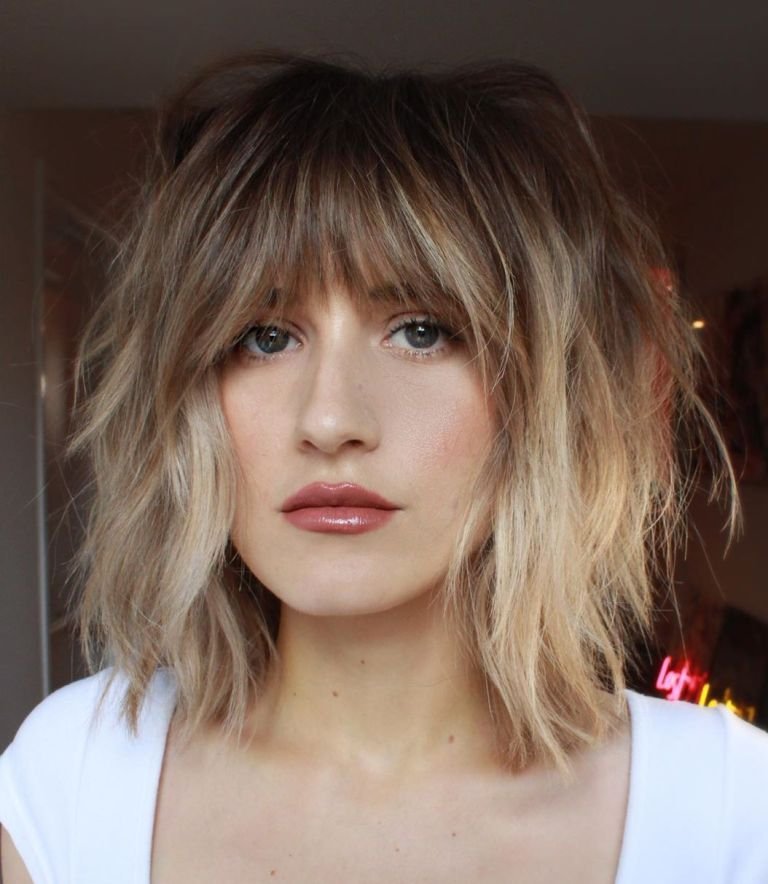 Hairstyles with Bangs for Round Faces